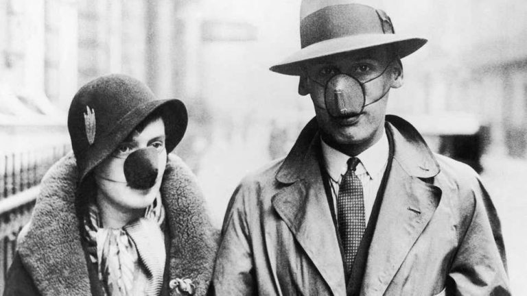 30+ Haunting Vintage Photos Show How People Battled The Deadly 1918 Flu Pandemic