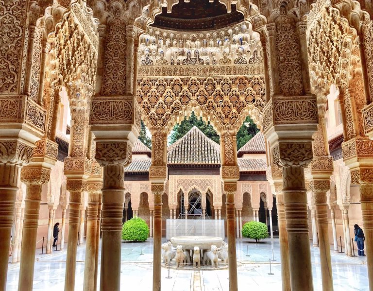 The Nasrid Palaces: The Jewel Of The Islamic Art Of The Alhambra Of Granada