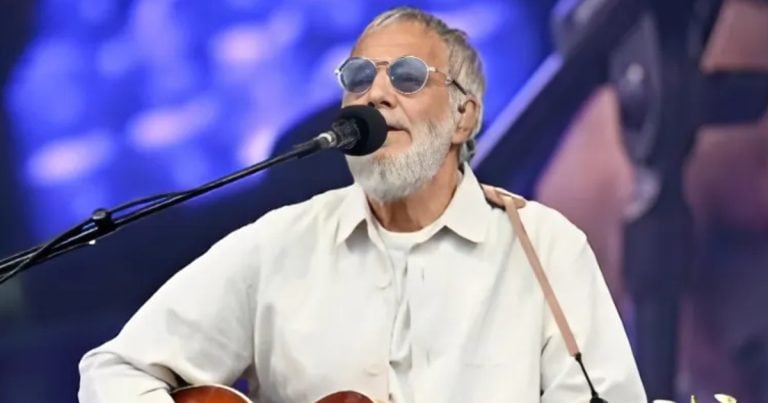 Cat Stevens Revives The Magic Of The ’60s With Stunning “Wild World” Rendition At Glastonbury 2023