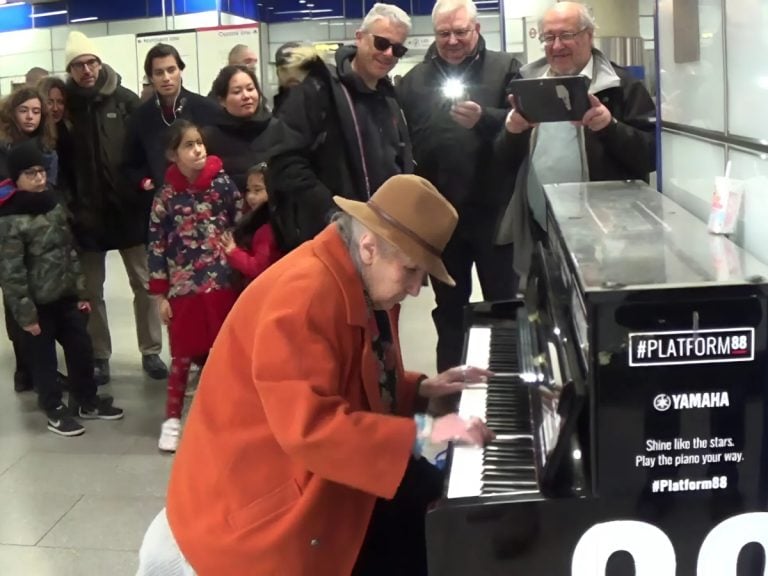 Elderly Lady Plays Ragtime On Public Piano Like A True Diva