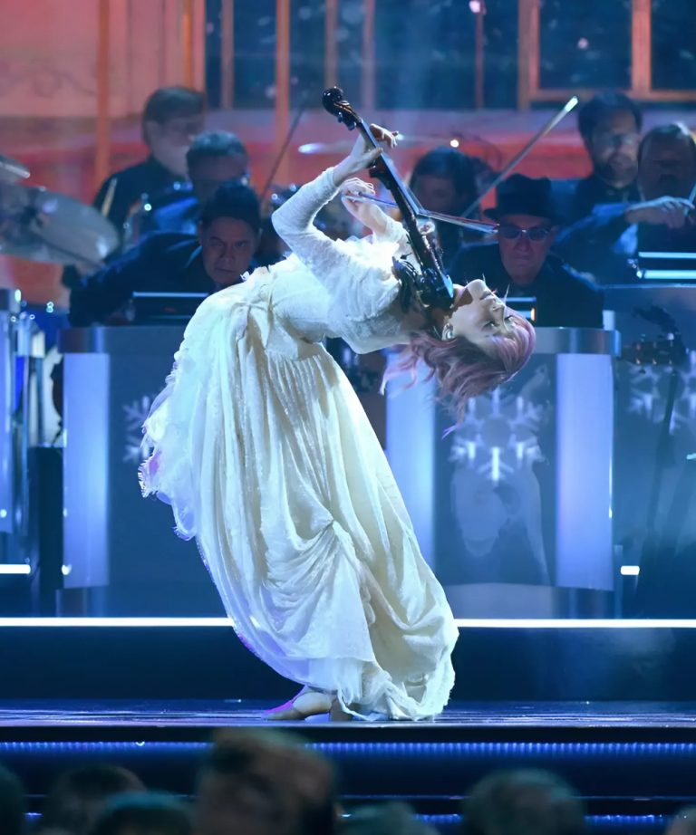 Lindsey Stirling’s Spellbinding Violin Brings “Carol Of The Bells” To Life