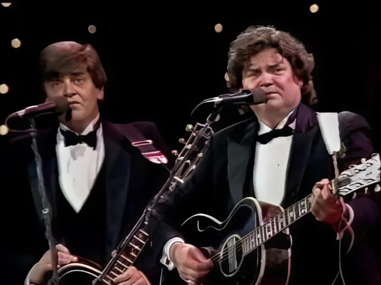 The Everly Brothers’ Incredible Duet On “Let It Be Me” Will Give You Chills