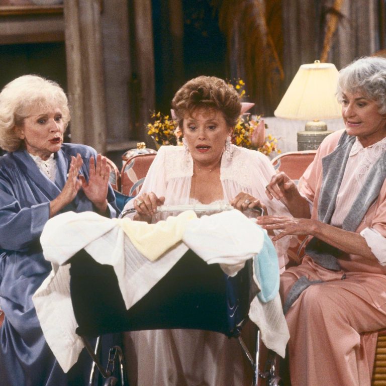 When The Golden Girls Sing “Mr. Sandman,” Dorothy’s Touch Creates An Iconic Scene