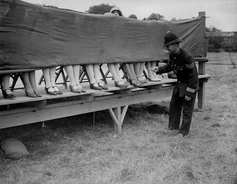 Ankle Competitions (1930-1953): When Women’s Beauty Was Judged By Ankles