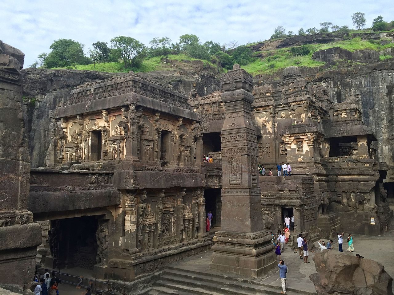 One side of the courtyard, from the top of the gopuram