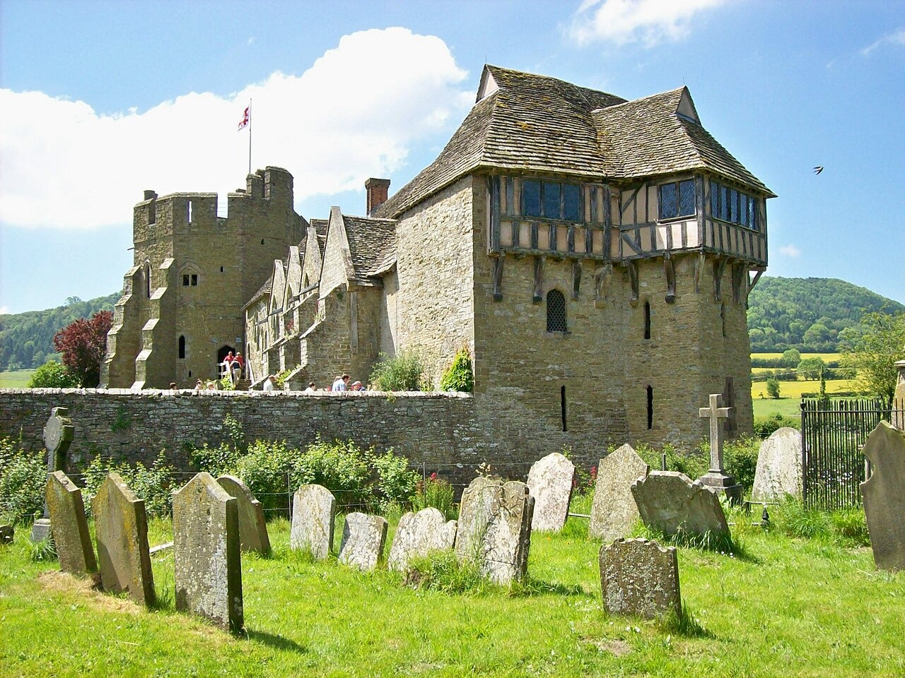 Stokesay Castle from churchyard