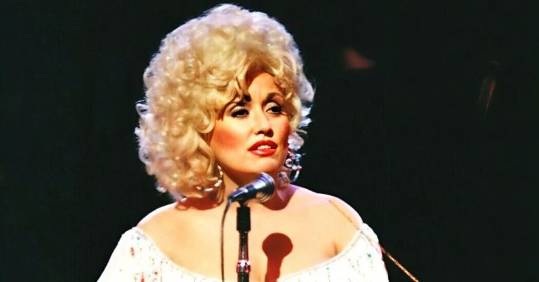 Dolly Parton’s “Coat Of Many Colors” Will Tug At Your Heartstrings