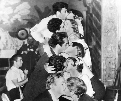 The Bizarre And Amusing History Of Kissing Contests In The 1930s