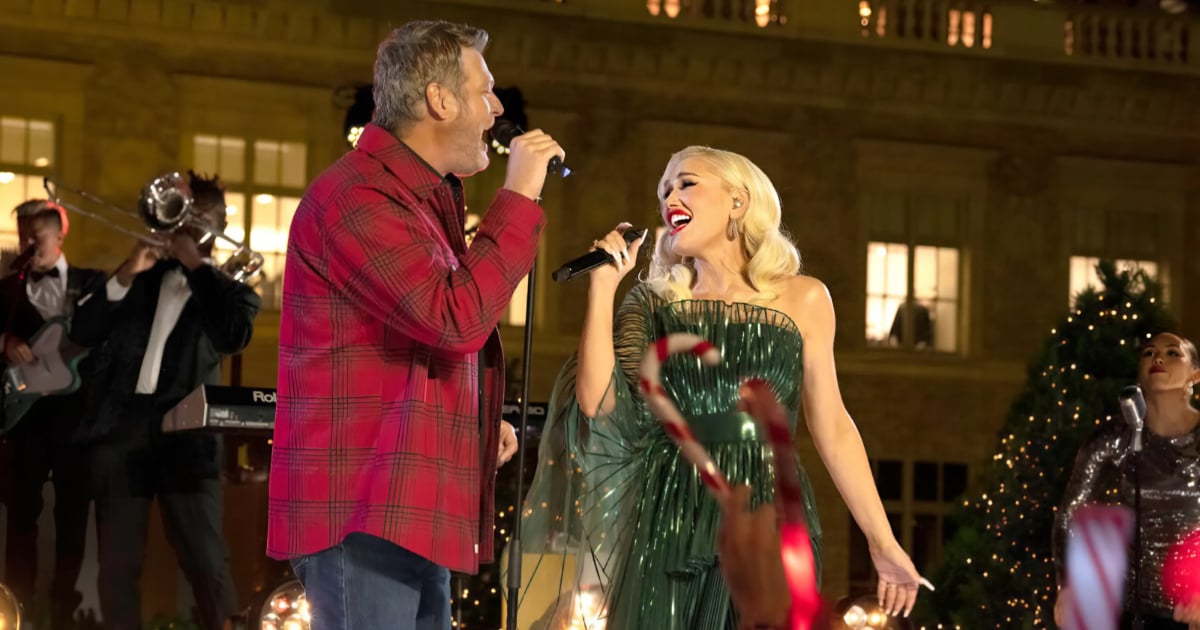 Rockefeller Center Shines As Blake Shelton And Gwen Stefani Deliver An Adorable Duet