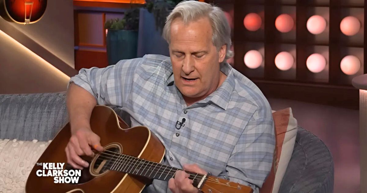 Kelly Clarkson Tears Up Over Jeff Daniels’ Touching Original Song