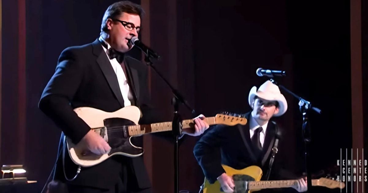 Vince Gill And Brad Paisley’s Take On “Workin’ Man Blues” Brings Down The House