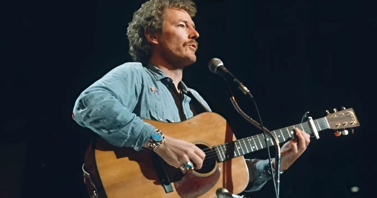 How Gordon Lightfoot’s “If You Could Read My Mind” Became A Folk Masterpiece