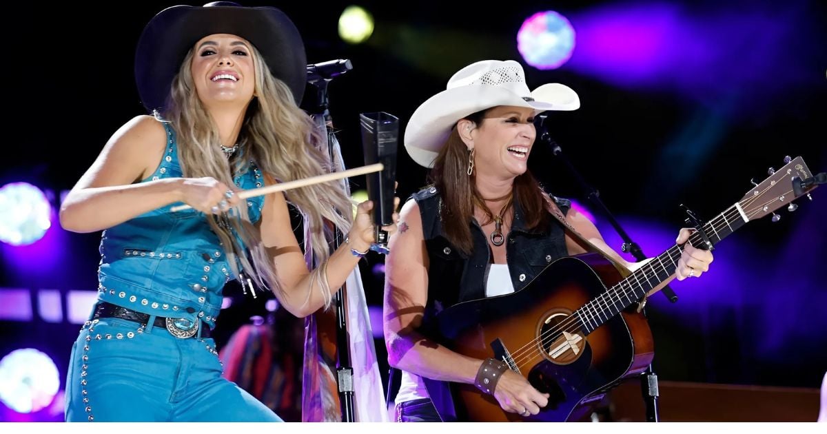 Terri Clark And Lainey Wilson’s Fiery Duet Of “Poor, Poor Pitiful Me” Had The Audience Cheering